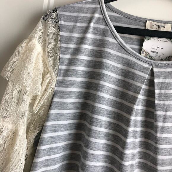 NWT Umgee t-shirt with ruffle lace shirt sleeves - Picture 2 of 6